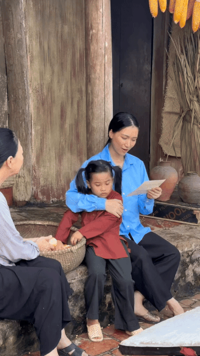Thân thế đặc biệt của "con gái Hoà Minzy": Bảo sao, tôi cứ thấy bé giống anh Tạ thế!- Ảnh 2.