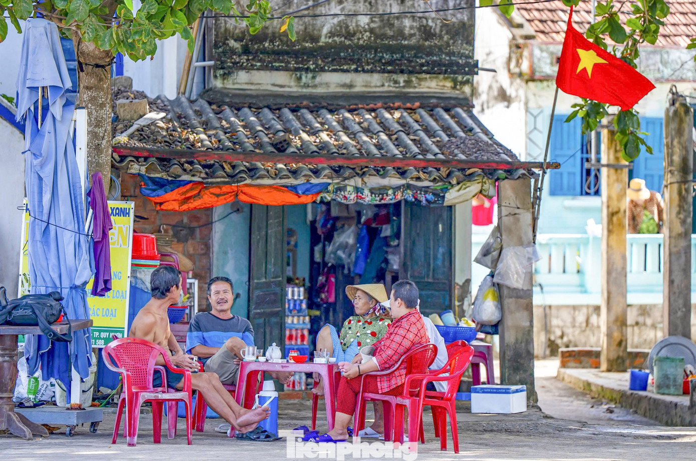 Mục sở thị cuộc sống ở làng chài Cù Lao Xanh giữa biển khơi- Ảnh 3.