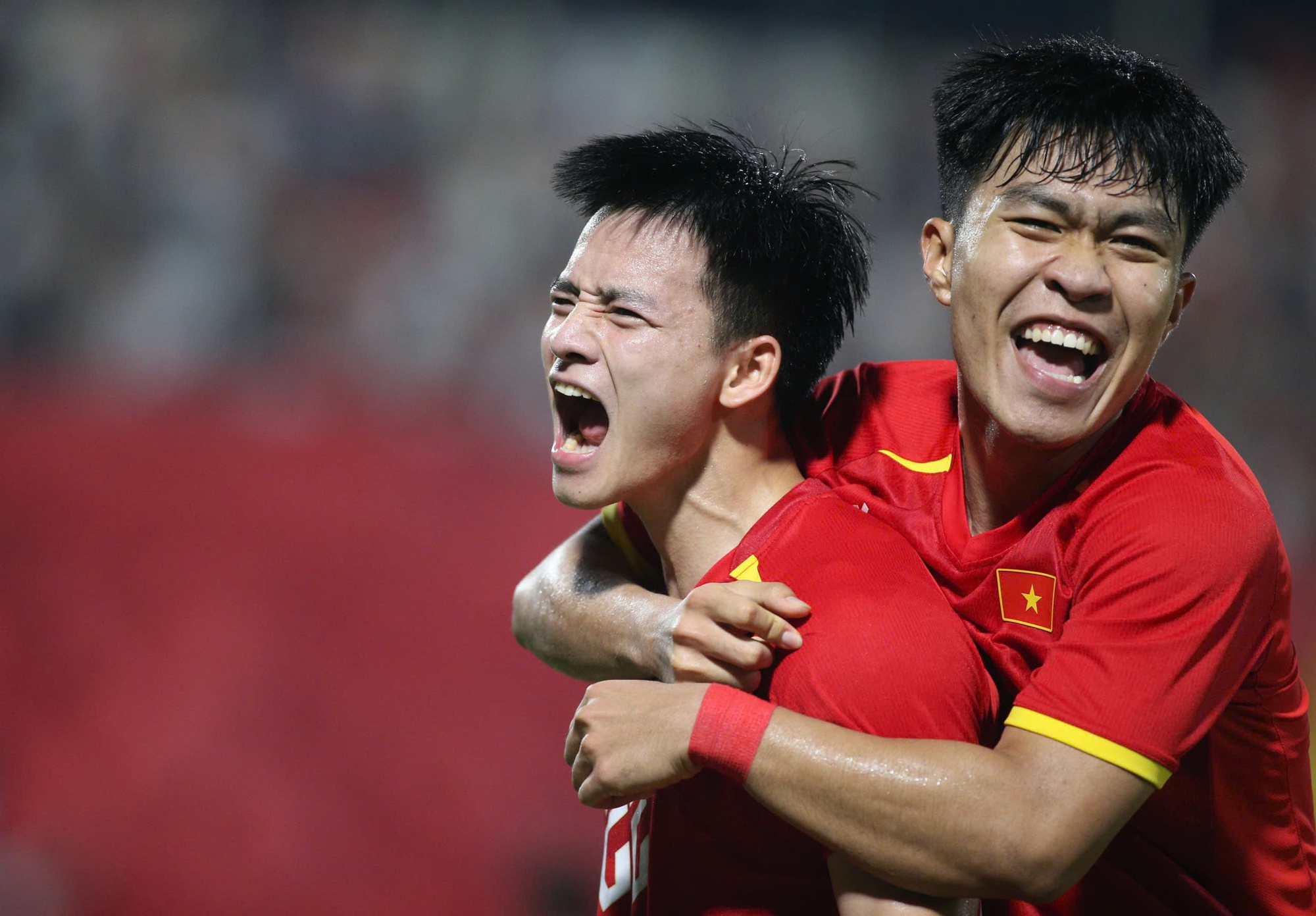 U23 Việt Nam đánh bại cường địch Tây Á, xuất sắc giành vé dự giải châu Á với ngôi nhất bảng- Ảnh 3.