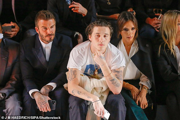 Đ&ecirc;m Giao thừa, David Beckham nghẹn ng&agrave;o nhắn nhủ con trai cả đang xa c&aacute;ch: 