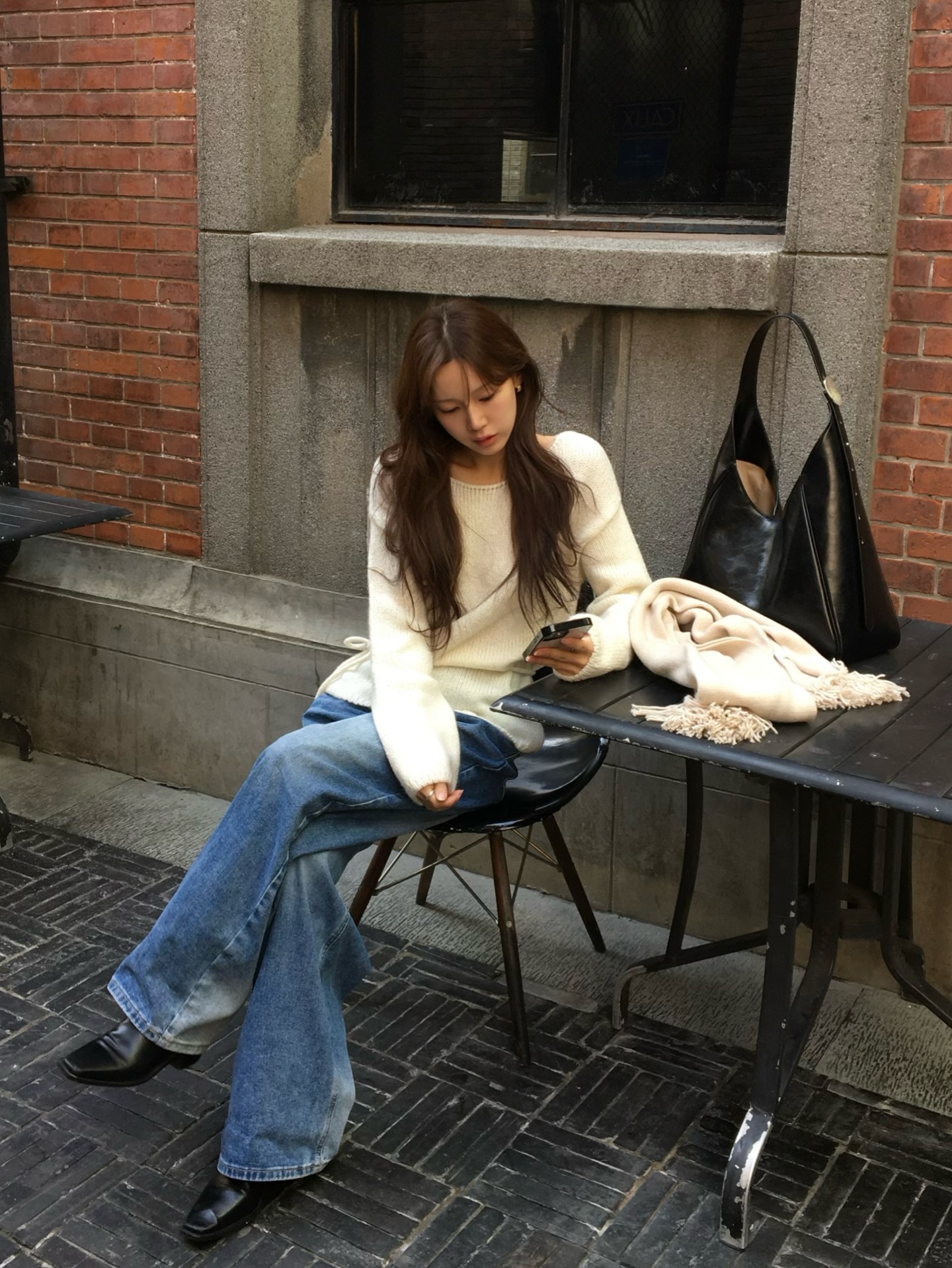 5 item phối với quần jeans gi&uacute;p độ sang chảnh tăng th&ecirc;m 10 lần- Ảnh 2.