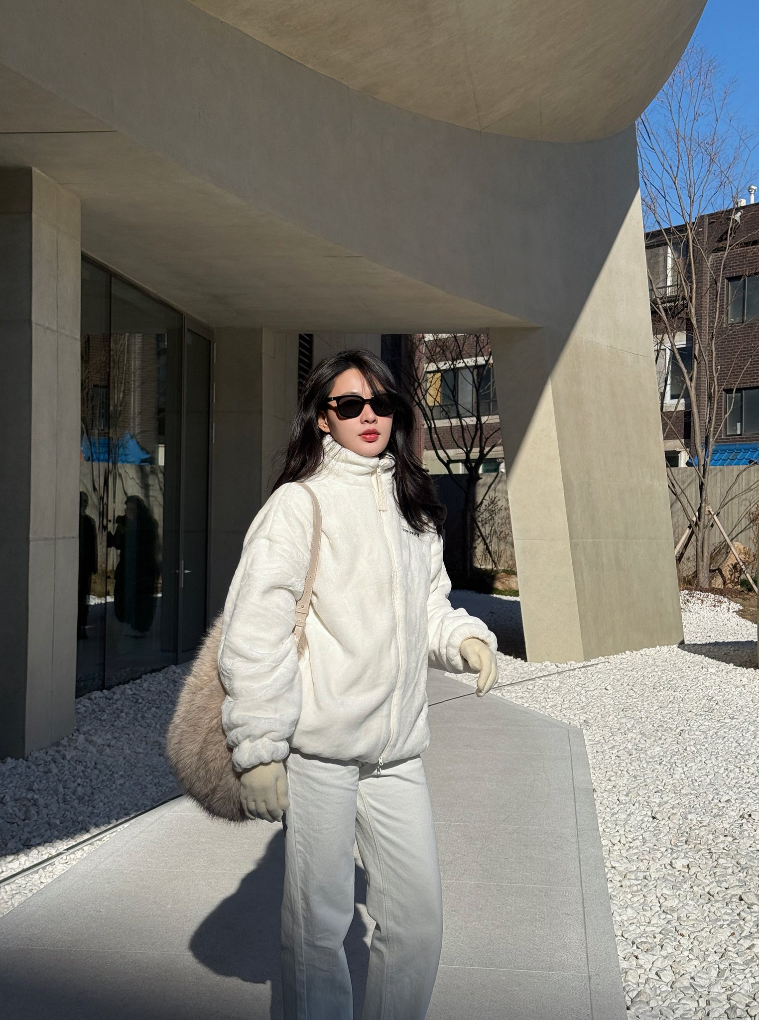 Nữ diễn vi&ecirc;n Việt c&oacute; style m&ugrave;a đ&ocirc;ng đẹp m&ecirc; mẩn, d&ugrave; phối đồ rất đơn giản- Ảnh 2.