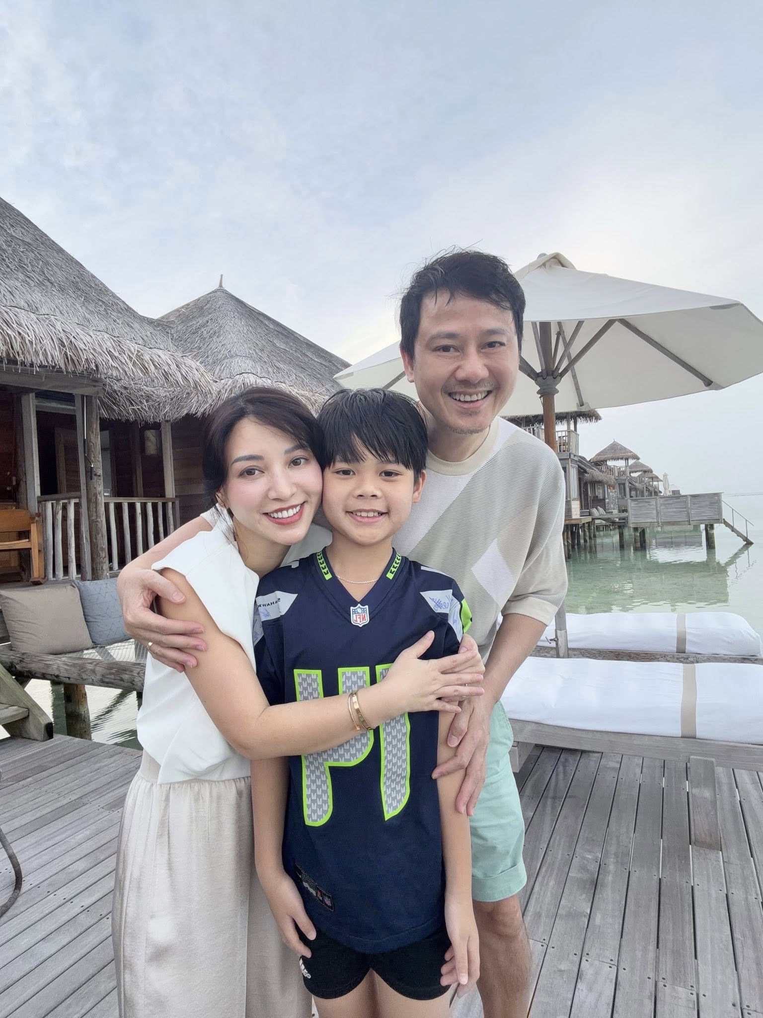 Đ&oacute;n năm mới kiểu ph&uacute; b&agrave; triệu đ&ocirc;: Đi Maldives tận hưởng b&igrave;nh y&ecirc;n b&ecirc;n gia đ&igrave;nh v&igrave; sợ nhất 1 điều ở con trai- Ảnh 1.