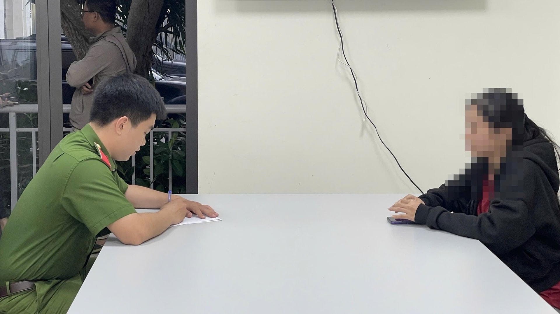 Ph&aacute;t hiện thanh ni&ecirc;n SN 2005 chuẩn bị mở sổ tiết kiệm 500 triệu đồng, đăng k&yacute; vay online 10-20 triệu rồi xo&aacute; app: C&ocirc;ng an Đ&agrave; Nẵng truy x&eacute;t n&oacute;ng- Ảnh 1.