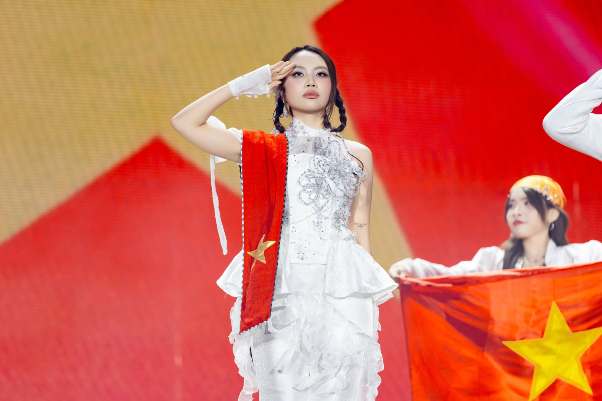 HOZO City Tết Fest 2025: 3 đ&ecirc;m nhạc b&ugrave;ng nổ c&ugrave;ng Mỹ T&acirc;m, SOOBIN v&agrave; d&agrave;n sao đỉnh cao, Đức Ph&uacute;c &ldquo;se duy&ecirc;n&rdquo; m&agrave;n cầu h&ocirc;n 102 triệu đồng- Ảnh 5.