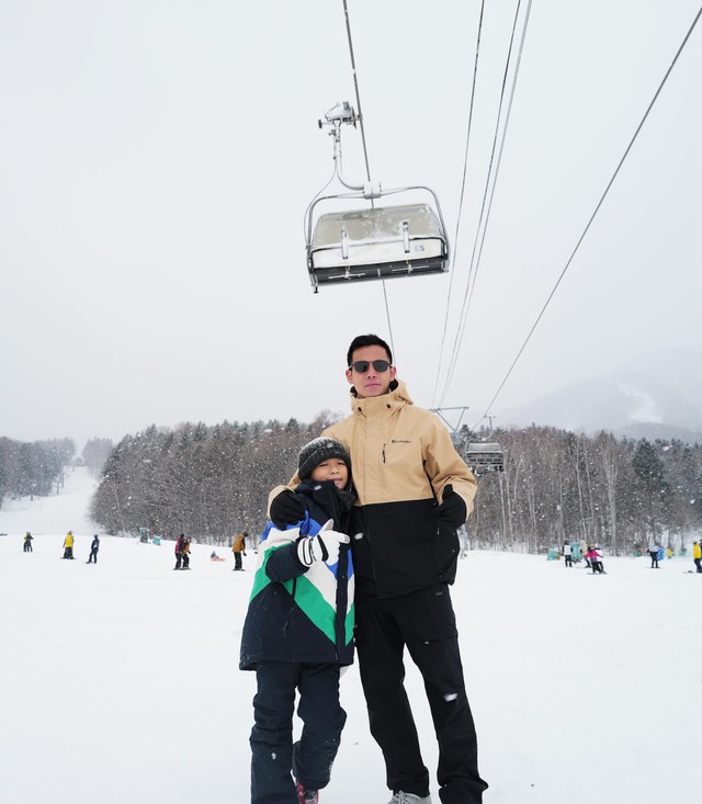 Văn Quyết v&agrave; &aacute;i nữ cựu chủ tịch CLB S&agrave;i G&ograve;n hạnh ph&uacute;c thế!- Ảnh 3.