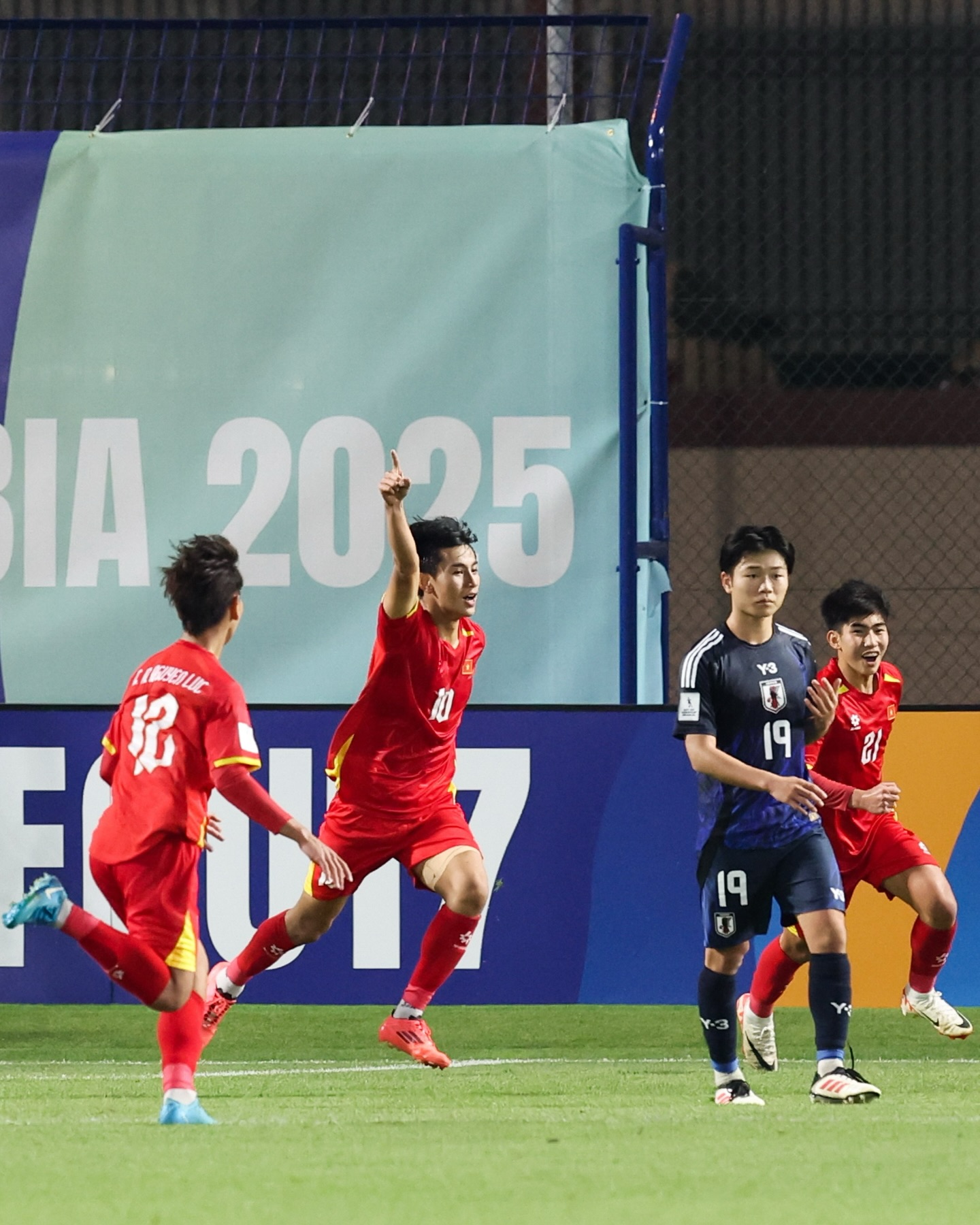 FIFA vinh danh b&oacute;ng đ&aacute; Việt Nam: Một năm thật rực rỡ v&agrave; đầy cảm x&uacute;c!- Ảnh 2.