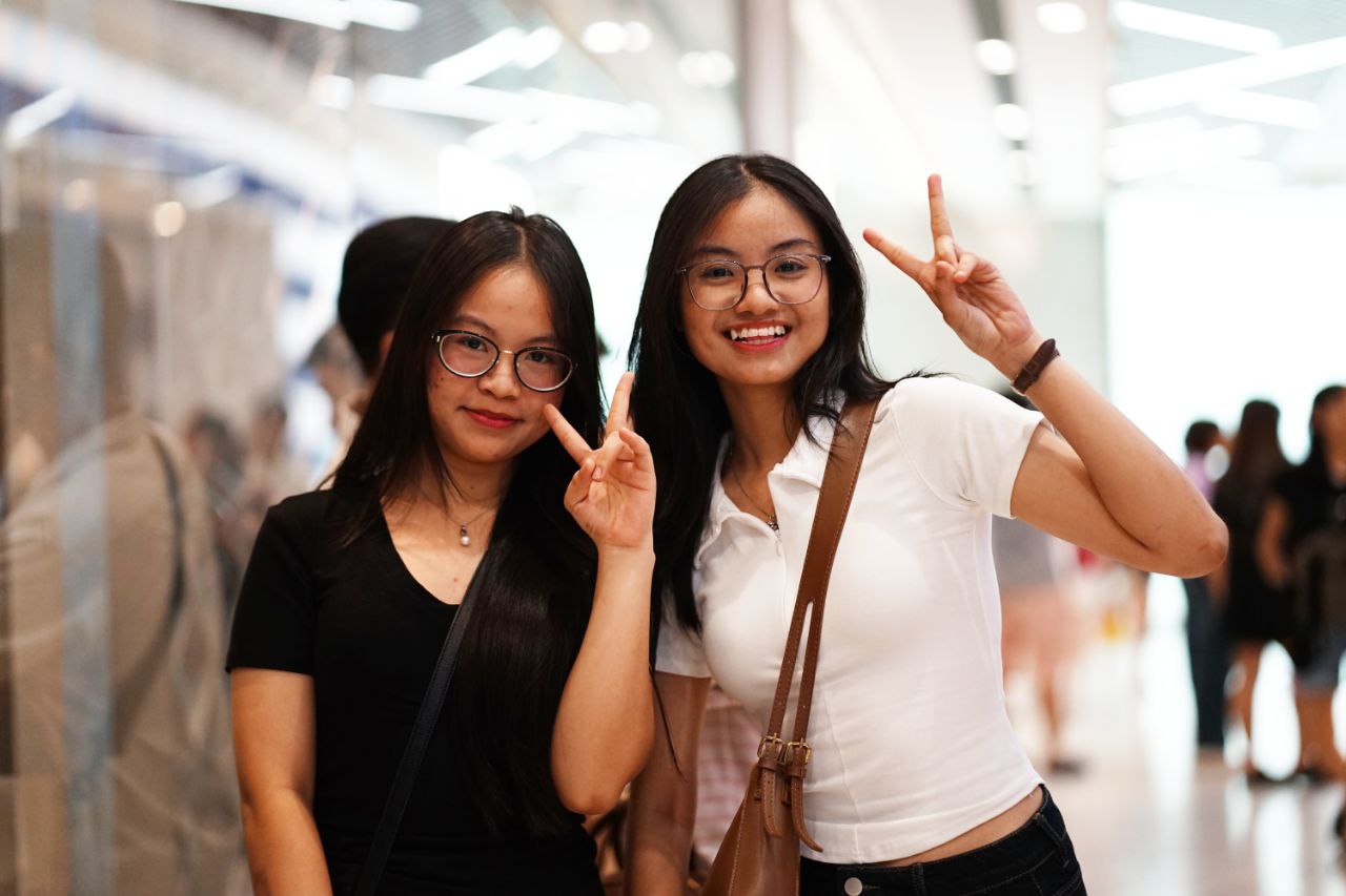 Choáng váng trước biển người đặc kịt tại TTTM ngày 1/1, muốn ăn uống phải đợi chờ gần cả tiếng- Ảnh 14. Choáng váng trước biển người đặc kịt tại TTTM ngày 1/1, muốn ăn uống phải đợi chờ gần cả tiếng- Ảnh 14.