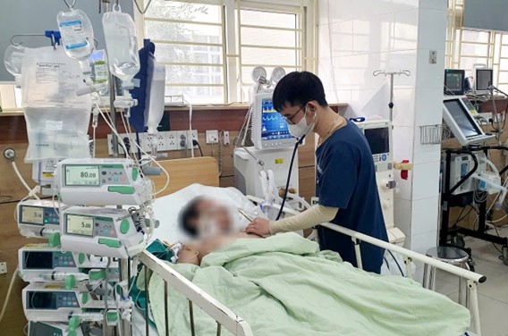 Rượu giả gây ngộ độc 7 người ở Hải Phòng, 1 người tử vong- Ảnh 2. img