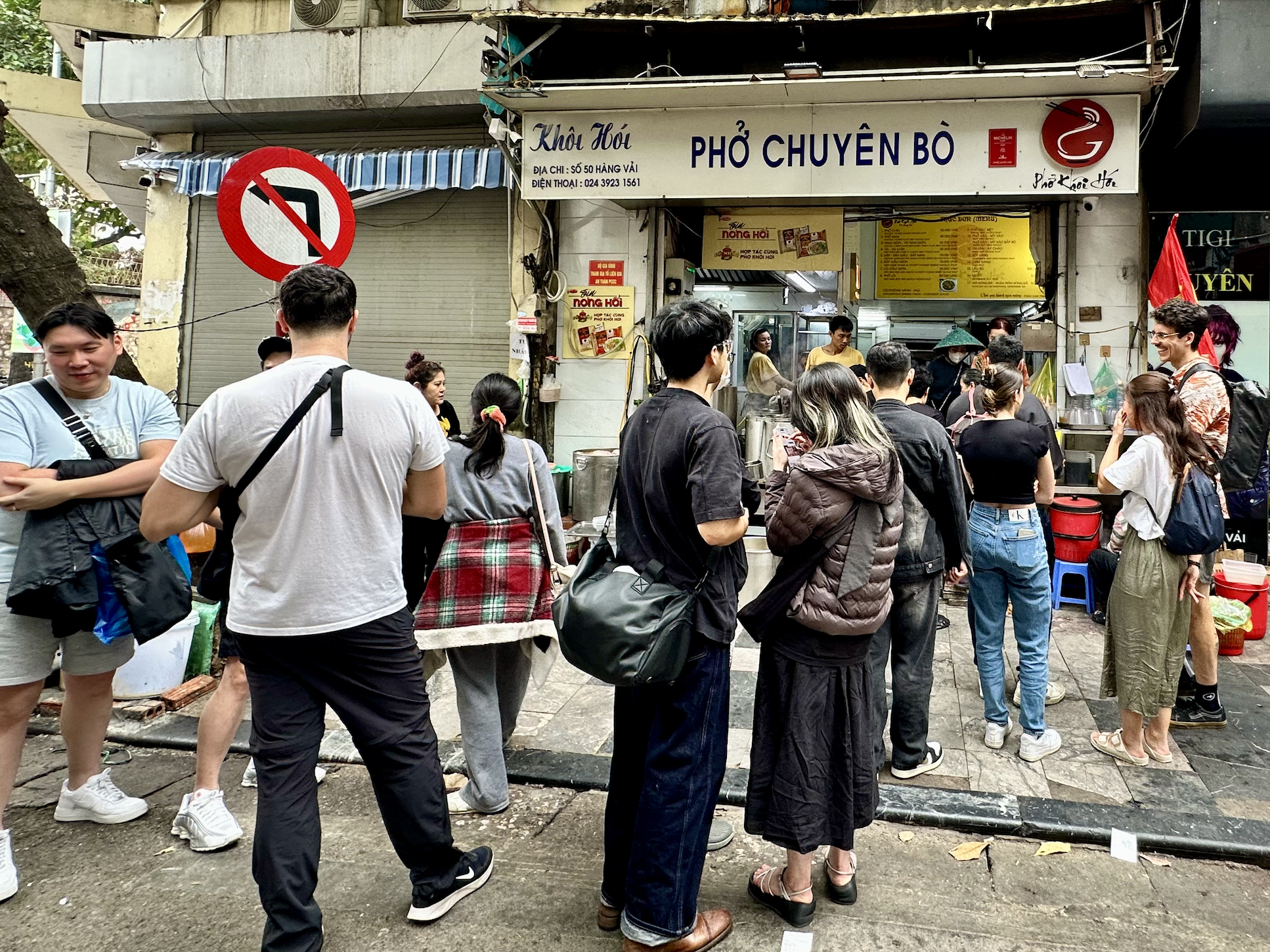 Đ&uacute;ng 1/1/2026, nhiều nơi tại trung t&acirc;m H&agrave; Nội đ&ocirc;ng nghịt người xếp h&agrave;ng, chuyện g&igrave; đ&acirc;y?- Ảnh 12.