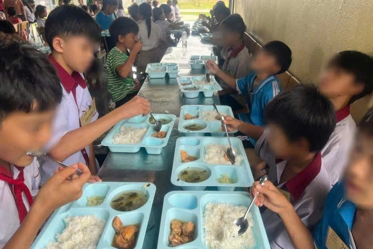 Nhiều trường học m&ograve;n mỏi chờ hỗ trợ từ dự &aacute;n "Nu&ocirc;i em"- Ảnh 1.