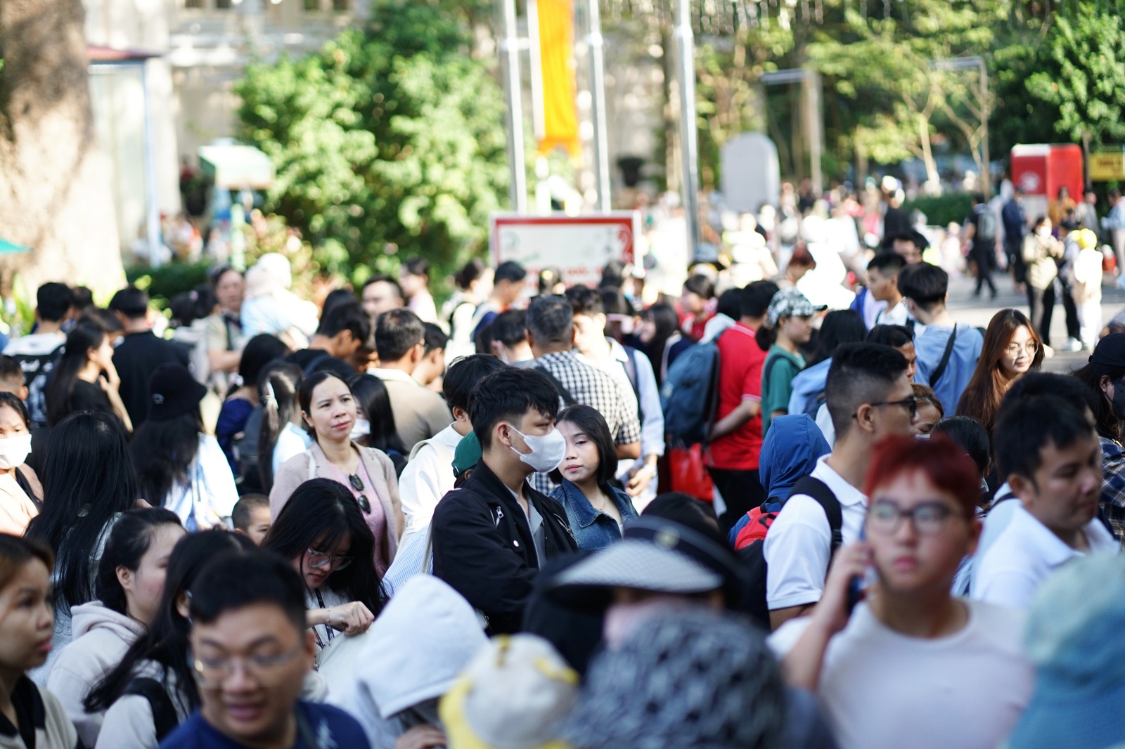 Mới đầu năm 2026 m&agrave; d&acirc;n t&igrave;nh đ&atilde; nhiệt t&igrave;nh "x&ocirc;ng đất" Thảo Cầm Vi&ecirc;n cỡ n&agrave;y!- Ảnh 4.