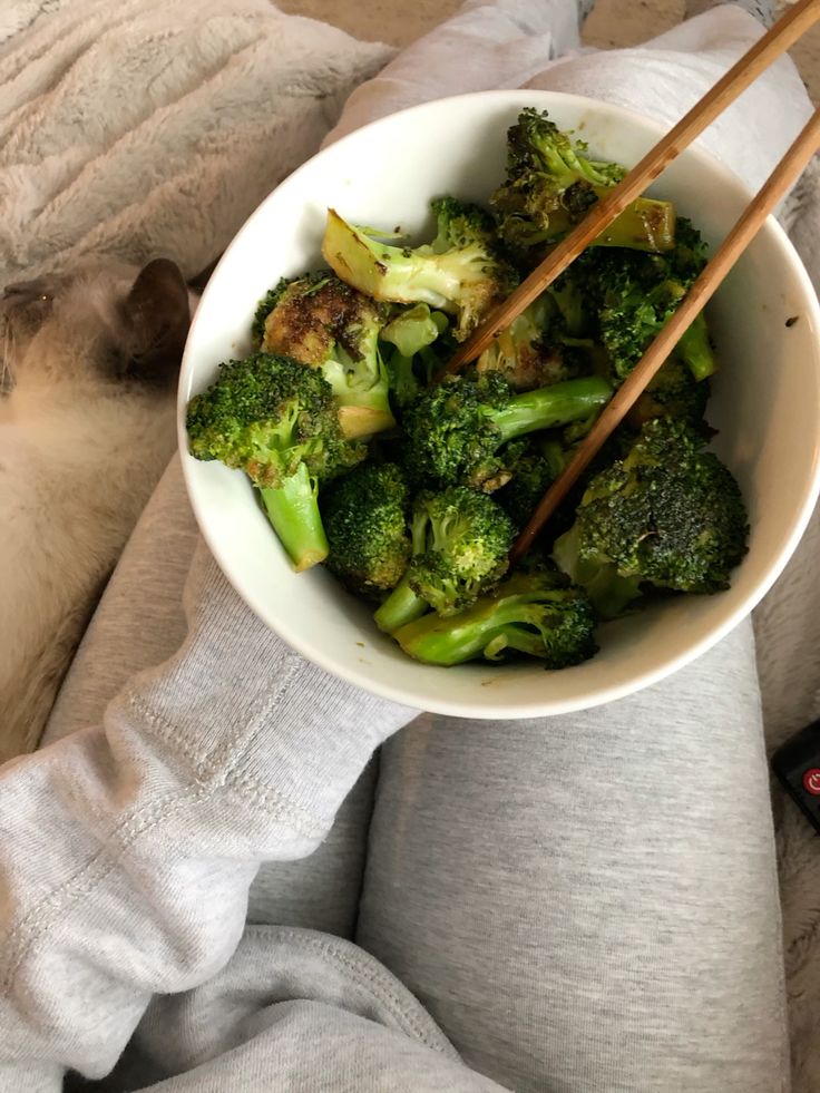 Một loại rau &ldquo;kh&oacute; ưa&rdquo; nhưng m&ugrave;a đ&ocirc;ng lại th&agrave;nh &ldquo;m&oacute;n v&agrave;ng&rdquo; dưỡng da đẹp, d&aacute;ng thon- Ảnh 2.