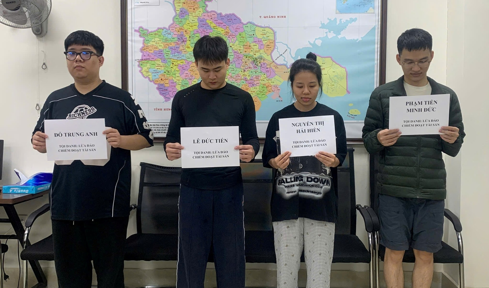 Bắt Nguyễn Thị Hải Hiền c&ugrave;ng 3 người kh&aacute;c- Ảnh 6.