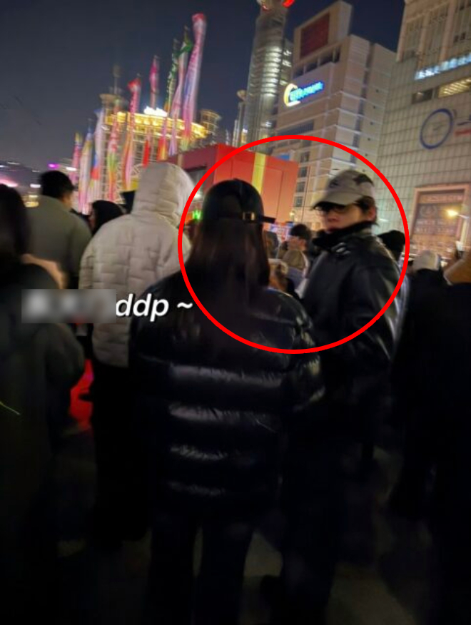 Cặp đ&ocirc;i đầu năm ch&iacute;nh thức lộ diện, danh t&iacute;nh g&acirc;y x&ocirc;n xao MXH- Ảnh 2.