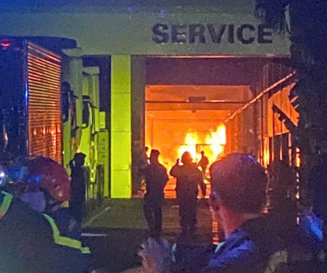 Ch&aacute;y một c&ocirc;ng ty phụ t&ugrave;ng &ocirc; t&ocirc; ở TPHCM- Ảnh 1.