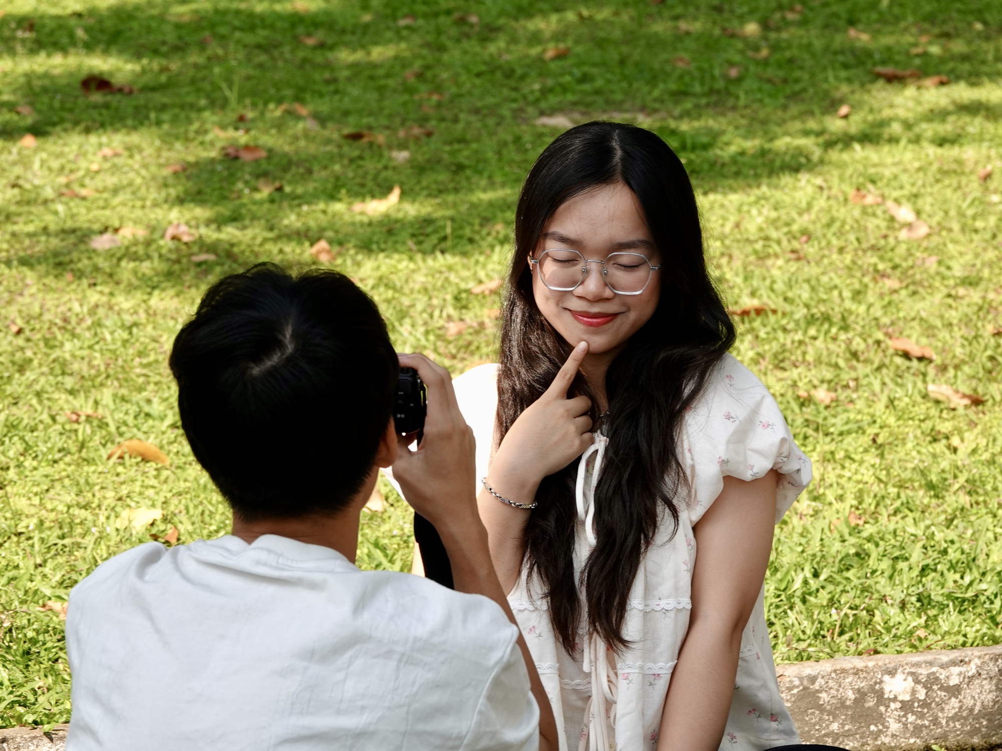 Đ&oacute;n đầu năm mới tại TP.HCM: N&agrave;ng thơ x&uacute;ng x&iacute;nh &aacute;o d&agrave;i k&iacute;n lối Dinh Độc Lập, c&agrave; ph&ecirc; đắt kh&aacute;ch hết sạch chỗ ngồi- Ảnh 22.