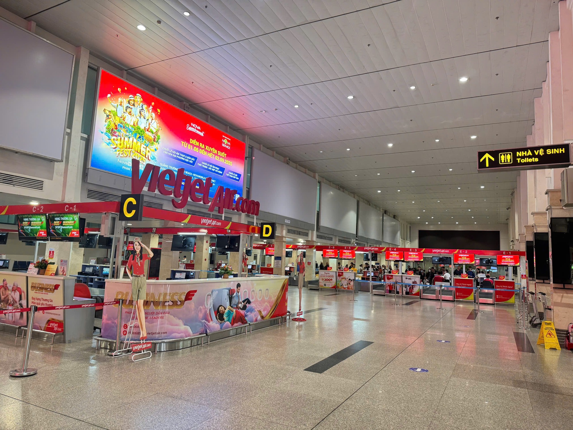 H&igrave;nh ảnh lạ tại S&acirc;n bay T&acirc;n Sơn Nhất trong ng&agrave;y đầu nghỉ Tết Dương lịch 2026- Ảnh 9.