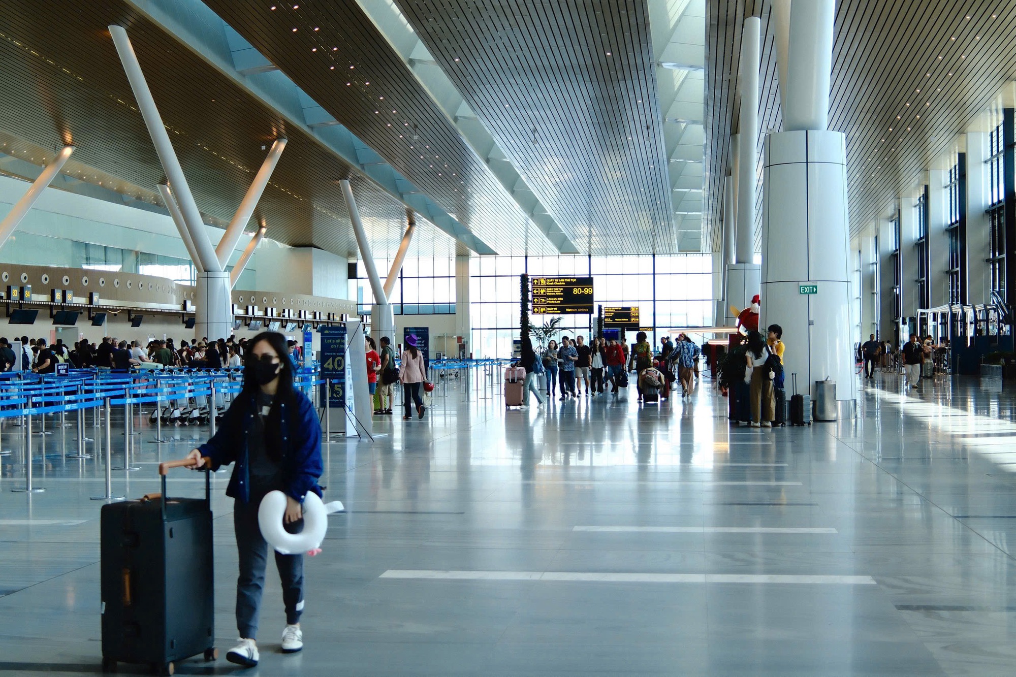 H&igrave;nh ảnh lạ tại S&acirc;n bay T&acirc;n Sơn Nhất trong ng&agrave;y đầu nghỉ Tết Dương lịch 2026- Ảnh 2.