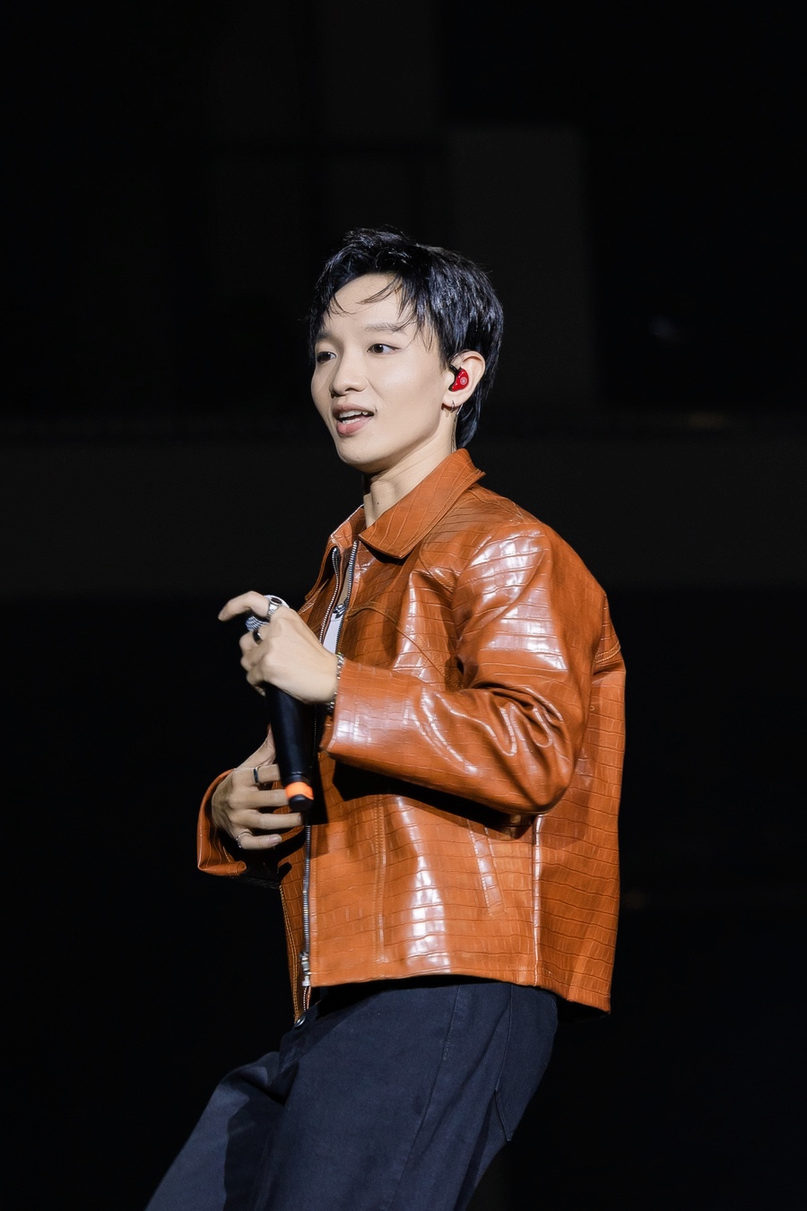 HOZO City Tết Fest 2025: 3 đ&ecirc;m nhạc b&ugrave;ng nổ c&ugrave;ng Mỹ T&acirc;m, SOOBIN v&agrave; d&agrave;n sao đỉnh cao, Đức Ph&uacute;c &ldquo;se duy&ecirc;n&rdquo; m&agrave;n cầu h&ocirc;n 102 triệu đồng- Ảnh 12.