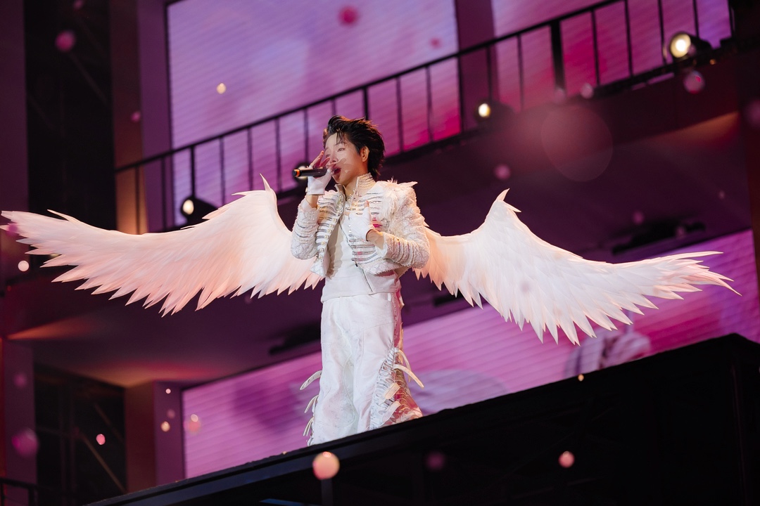 HOZO City Tết Fest 2025: 3 đ&ecirc;m nhạc b&ugrave;ng nổ c&ugrave;ng Mỹ T&acirc;m, SOOBIN v&agrave; d&agrave;n sao đỉnh cao, Đức Ph&uacute;c &ldquo;se duy&ecirc;n&rdquo; m&agrave;n cầu h&ocirc;n 102 triệu đồng- Ảnh 9.