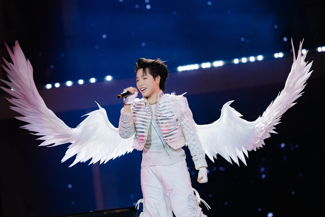 Đức Ph&uacute;c diễn xong kh&ocirc;ng chịu về vẫn nhất quyết đứng đợi Mỹ T&acirc;m để l&agrave;m một việc- Ảnh 3.