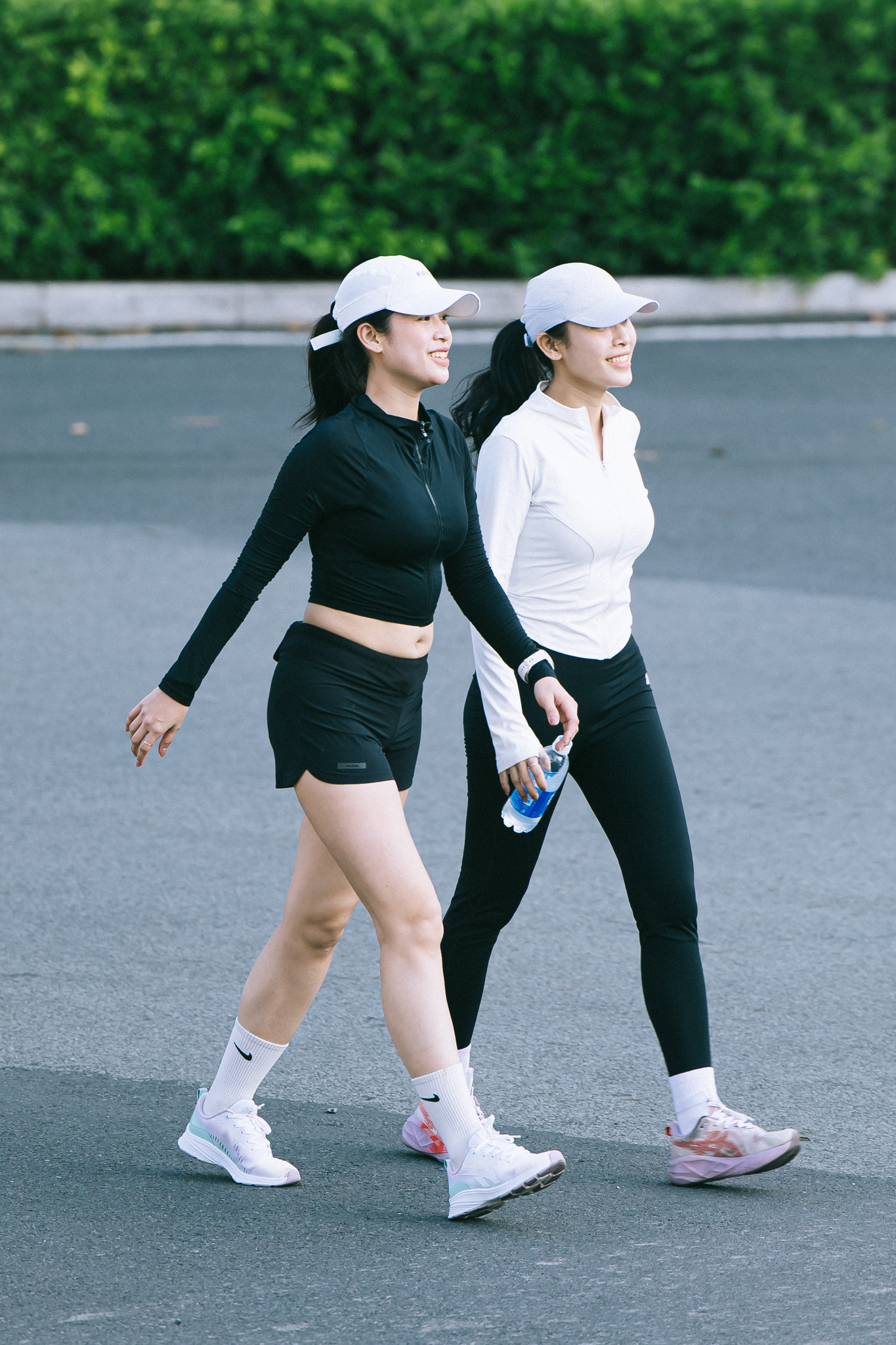 Ảnh, clip: H&agrave; Nội v&agrave; TP.HCM thật lạ trong s&aacute;ng đầu năm 2026- Ảnh 29.