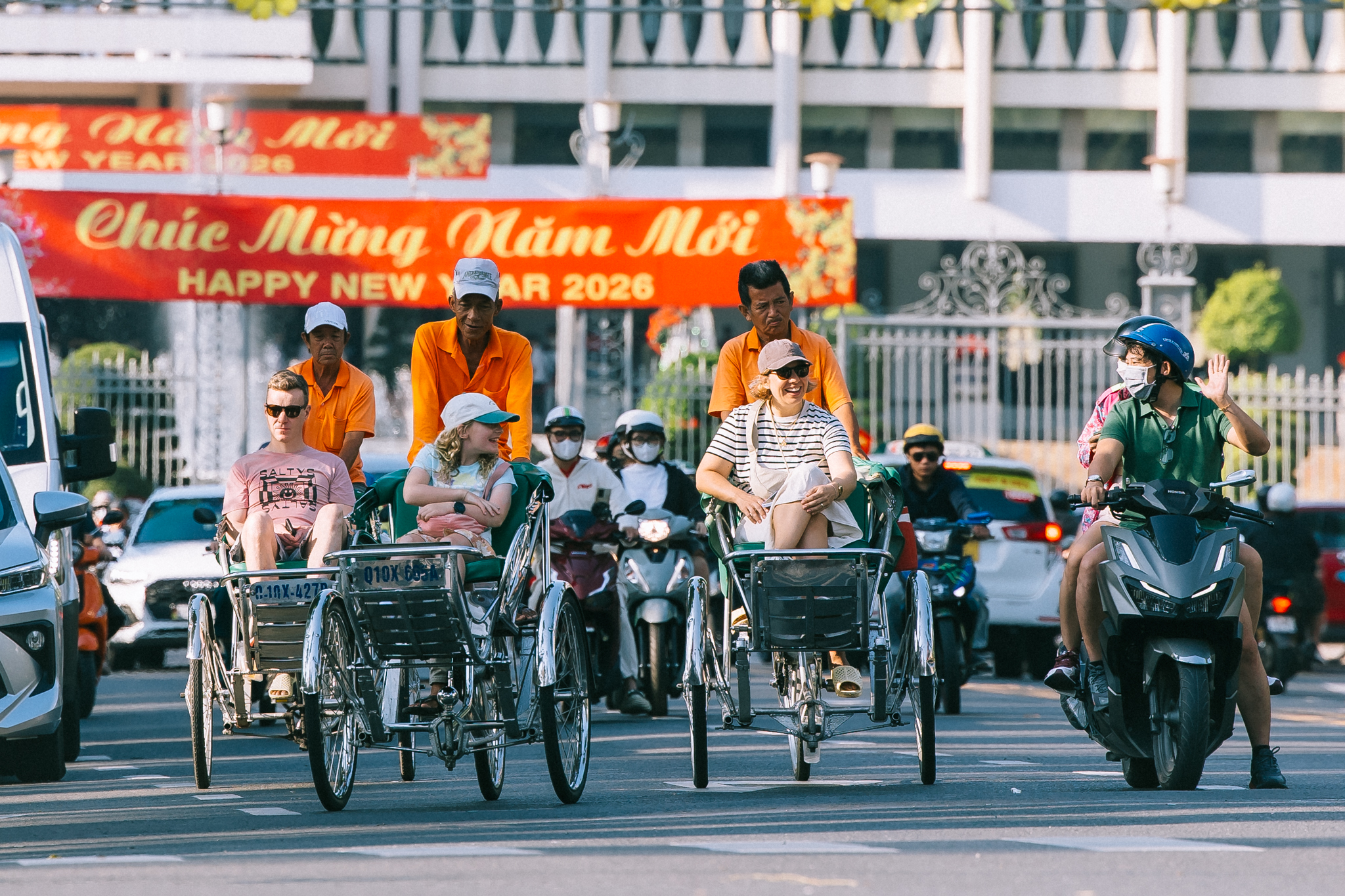 Ảnh, clip: H&agrave; Nội v&agrave; TP.HCM thật lạ trong s&aacute;ng đầu năm 2026- Ảnh 35.