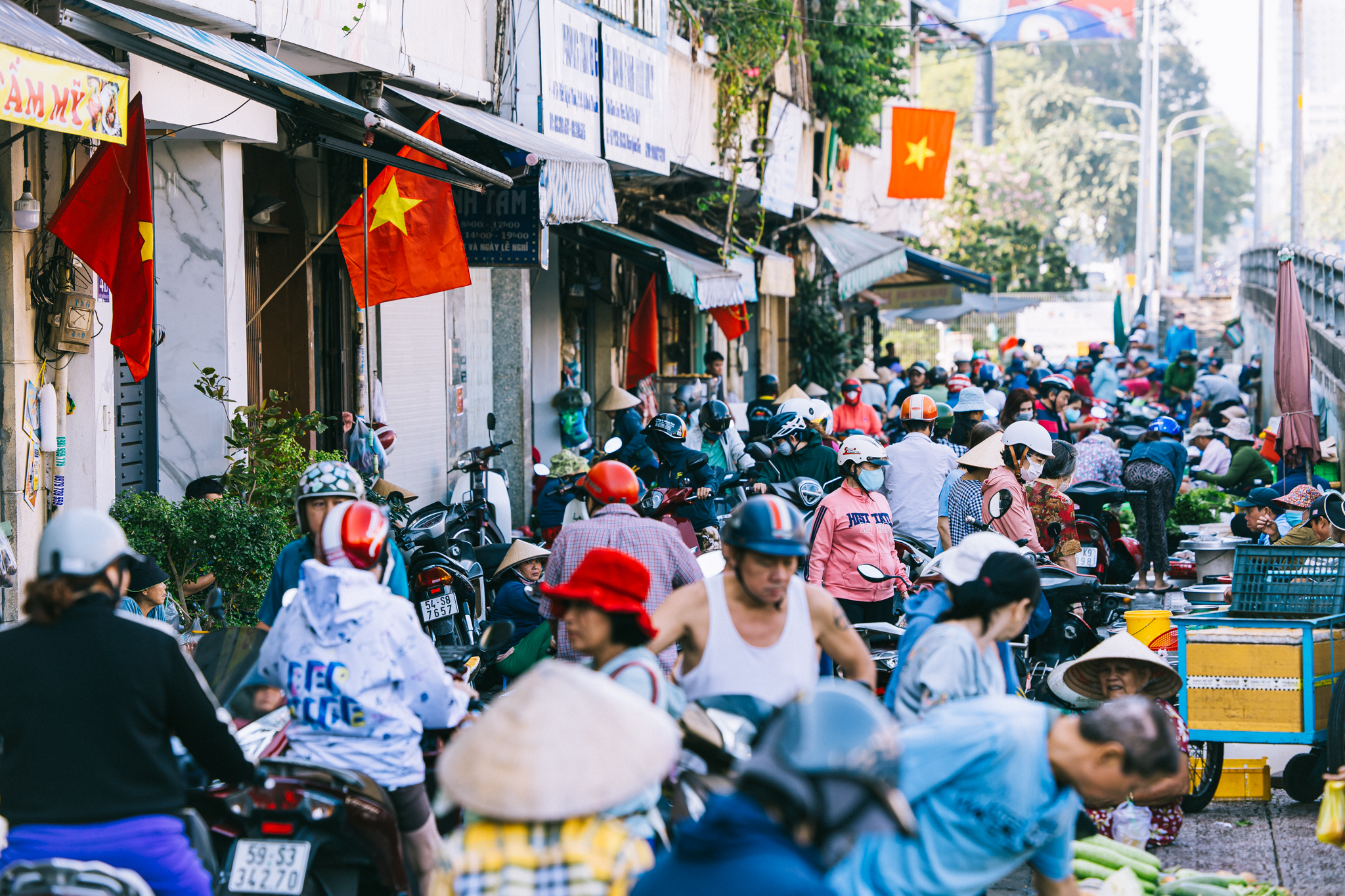 Ảnh, clip: H&agrave; Nội v&agrave; TP.HCM thật lạ trong s&aacute;ng đầu năm 2026- Ảnh 31.