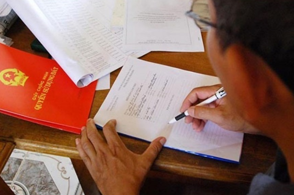 Nghe chồng chưa cưới t&iacute;nh chuyện mua nh&agrave;, t&ocirc;i vui mừng g&oacute;p 2 tỷ, nhưng c&acirc;u chốt của anh khiến t&ocirc;i đi&ecirc;n đảo- Ảnh 1.