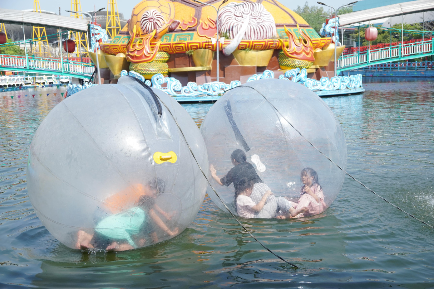 D&ograve;ng người đ&ocirc;ng nghịt đổ về Thảo Cầm Vi&ecirc;n, Suối Ti&ecirc;n ng&agrave;y đầu năm- Ảnh 10.