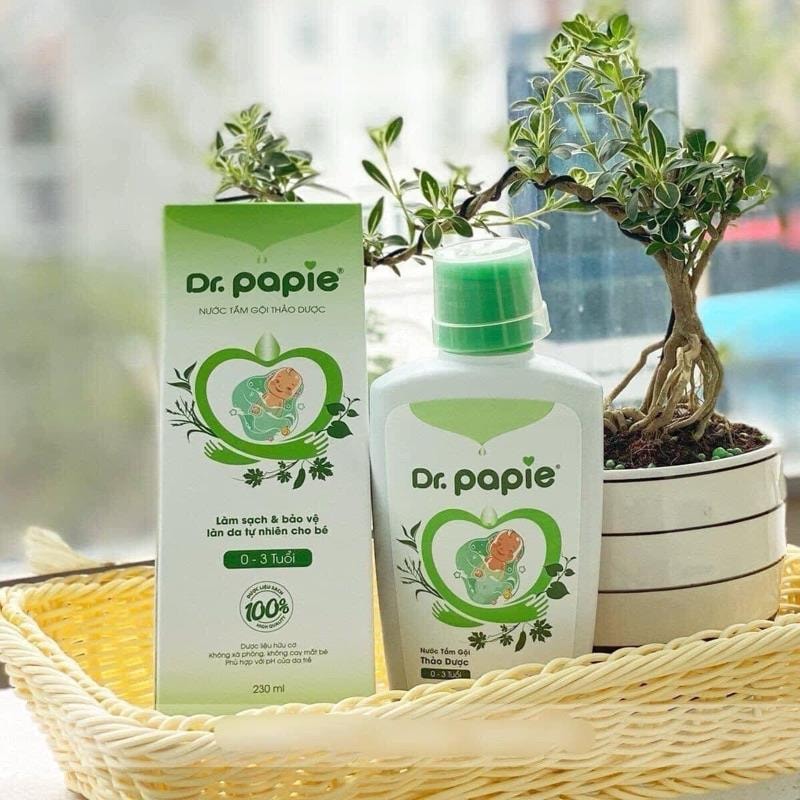 Nước tắm thảo dược quen d&ugrave;ng cho trẻ em bị Bộ Y tế thu hồi, ti&ecirc;u hủy v&igrave; kh&ocirc;ng đạt chuẩn vi sinh- Ảnh 2.