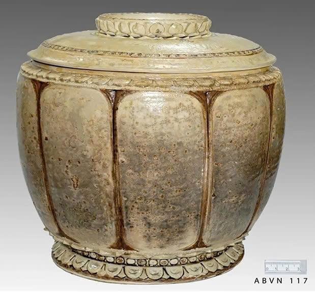 Cổ vật - Di sản quốc gia: Qu&yacute; hiếm - độc lạ b&igrave;nh gốm hoa n&acirc;u- Ảnh 1.