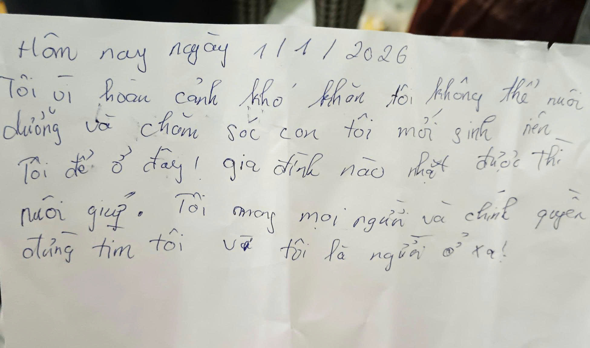 Bỏ rơi con mới sinh c&ugrave;ng lời nhắn "xin ch&iacute;nh quyền đừng t&igrave;m t&ocirc;i"- Ảnh 3.