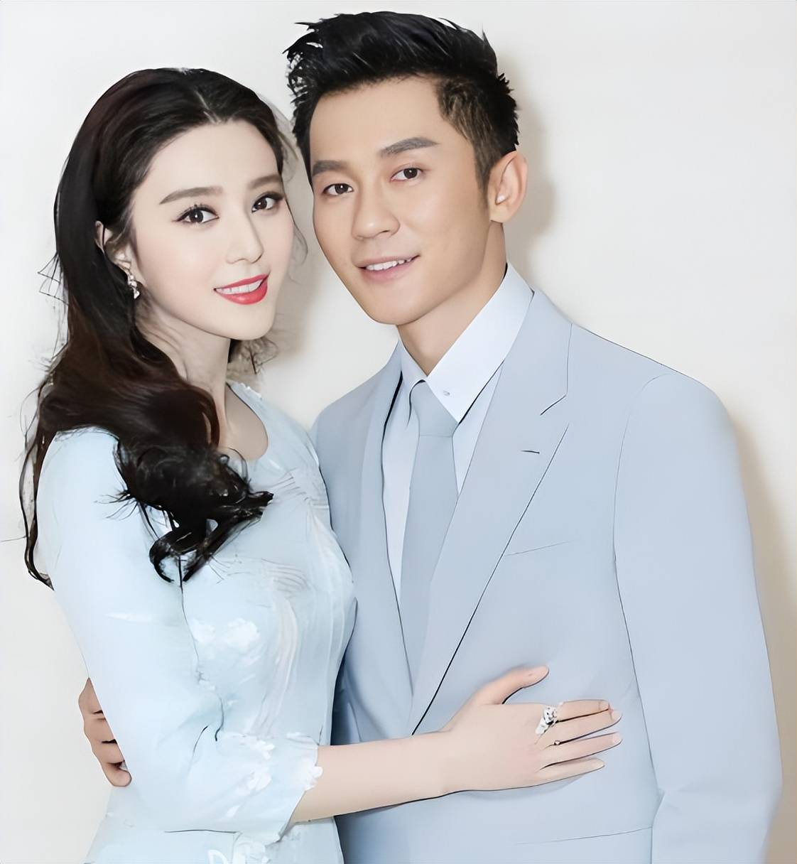 Top 3 qu&yacute; &ocirc;ng độc th&acirc;n U50 đắt gi&aacute; của l&agrave;ng giải tr&iacute; Hoa ngữ- Ảnh 7.