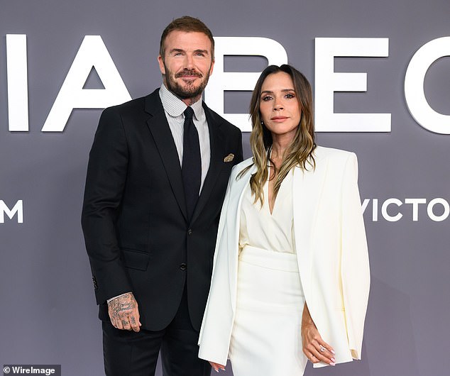 Chúc sinh nhật vợ ngọt ngào, con trai Beckham không dám mở bình luận giữa drama dùng luật sư nói chuyện với bố mẹ đẻ- Ảnh 4. Chúc sinh nhật vợ ngọt ngào, con trai Beckham không dám mở bình luận giữa drama dùng luật sư nói chuyện với bố mẹ đẻ- Ảnh 4.