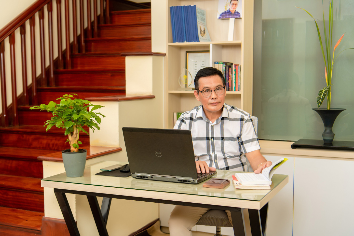 G&oacute;c khuất chăm s&oacute;c, gi&aacute;o dục trẻ em đặc biệt: Bạo lực n&uacute;p b&oacute;ng gi&aacute;o dục- Ảnh 4.