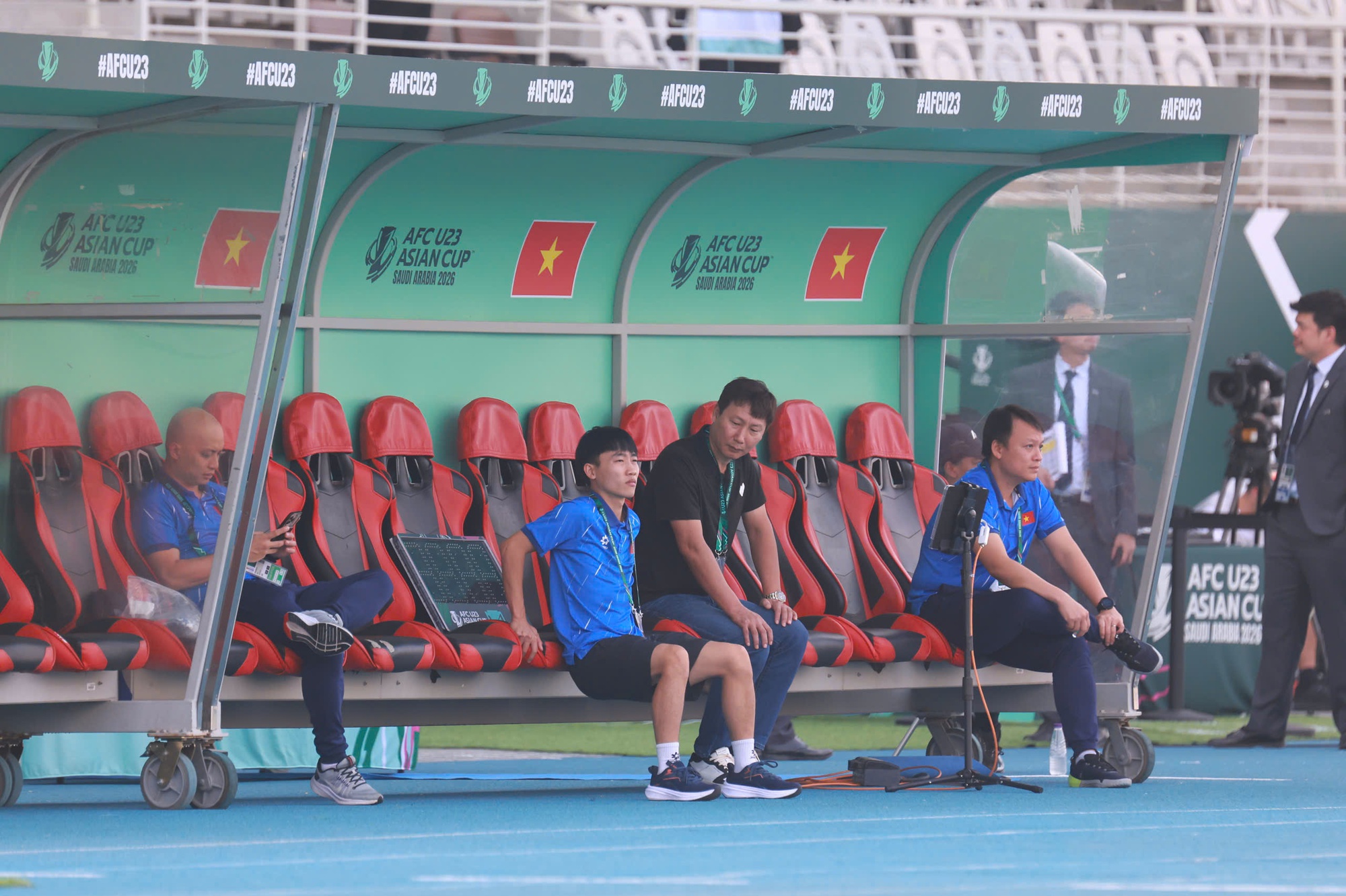 U23 Việt Nam toàn thắng, truyền thông Đông Nam Á ngả mũ trước "phép thuật" của HLV Kim Sang-sik- Ảnh 2. U23 Việt Nam toàn thắng, truyền thông Đông Nam Á ngả mũ trước "phép thuật" của HLV Kim Sang-sik- Ảnh 2.