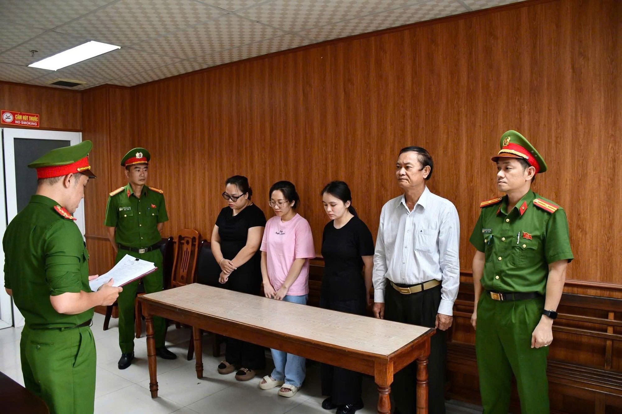 Truy n&atilde; đặc biệt nữ kế to&aacute;n Nguyễn Thị V&acirc;n Anh, truy t&igrave;m 3 đối tượng- Ảnh 3.