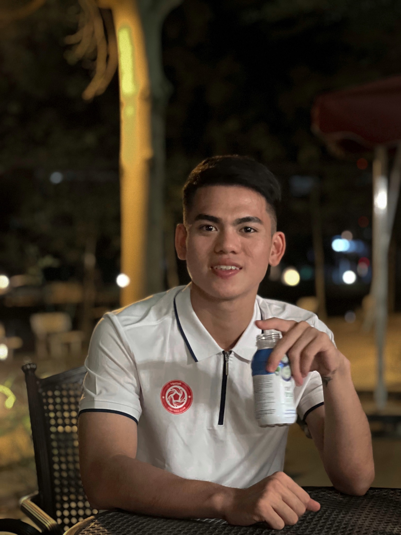 Profile đội trưởng U23 Việt Nam g&acirc;y sốt U23 ch&acirc;u &Aacute;: V&agrave;o s&acirc;n ghi b&agrave;n lạnh l&ugrave;ng, ngo&agrave;i đời l&agrave; 