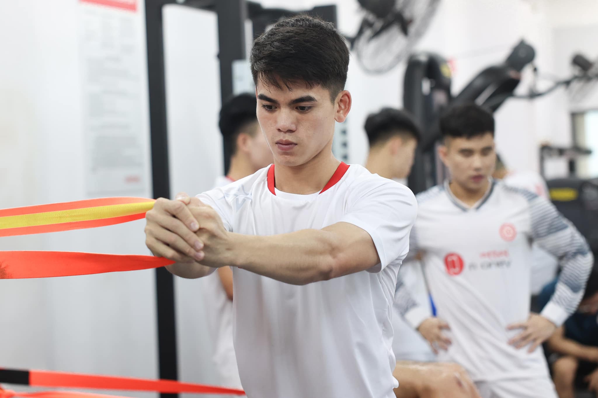Profile đội trưởng U23 Việt Nam g&acirc;y sốt U23 ch&acirc;u &Aacute;: V&agrave;o s&acirc;n ghi b&agrave;n lạnh l&ugrave;ng, ngo&agrave;i đời l&agrave; 