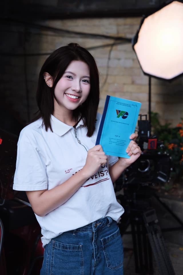 Rầm rộ clip diễn vi&ecirc;n 