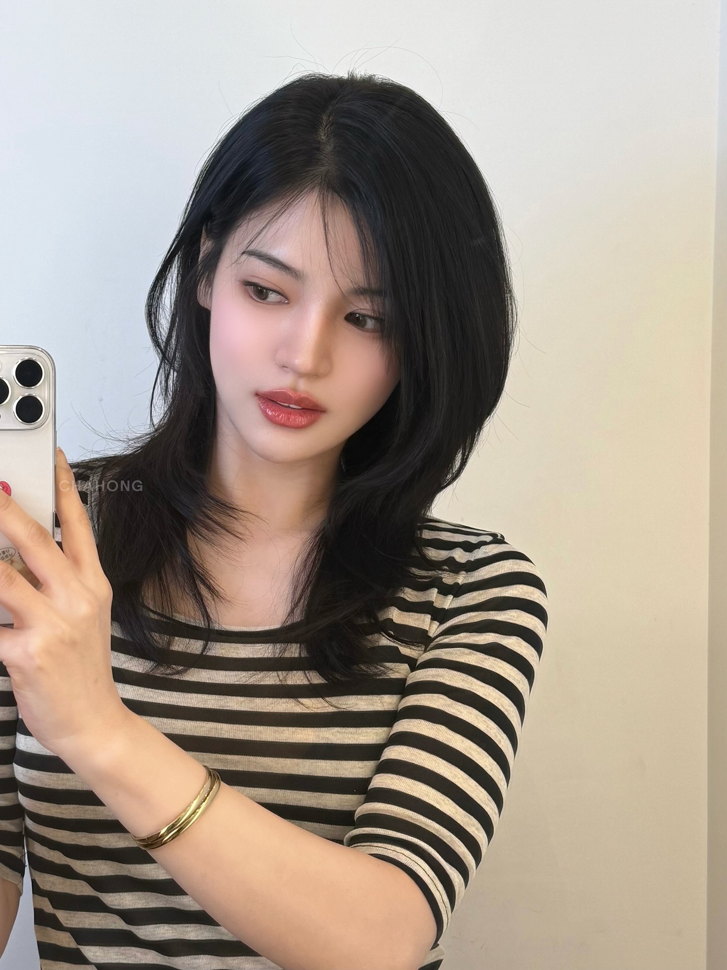 5 kiểu tóc ngang vai cho nàng không thích cắt tóc quá ngắn, nhưng vẫn muốn trẻ ra vài tuổi- Ảnh 8. 5 kiểu tóc ngang vai cho nàng không thích cắt tóc quá ngắn, nhưng vẫn muốn trẻ ra vài tuổi- Ảnh 8.