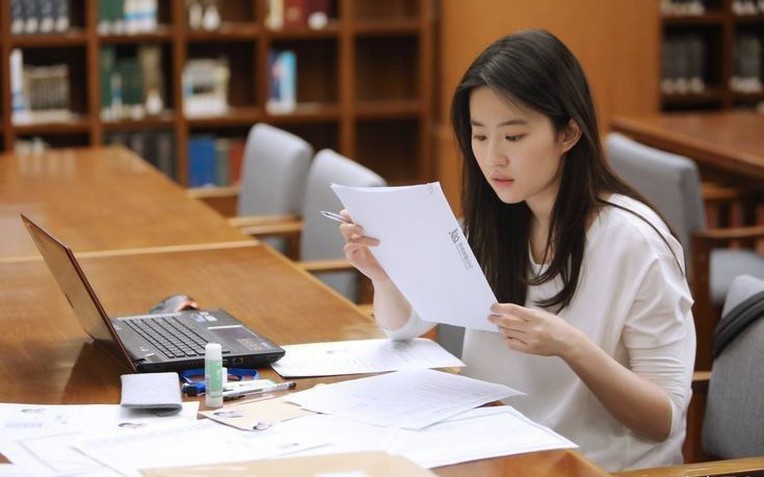 Chưa đến Tết đã thấy áp lực: Dân văn phòng muốn không tốn tiền thì nhớ điều này- Ảnh 1.