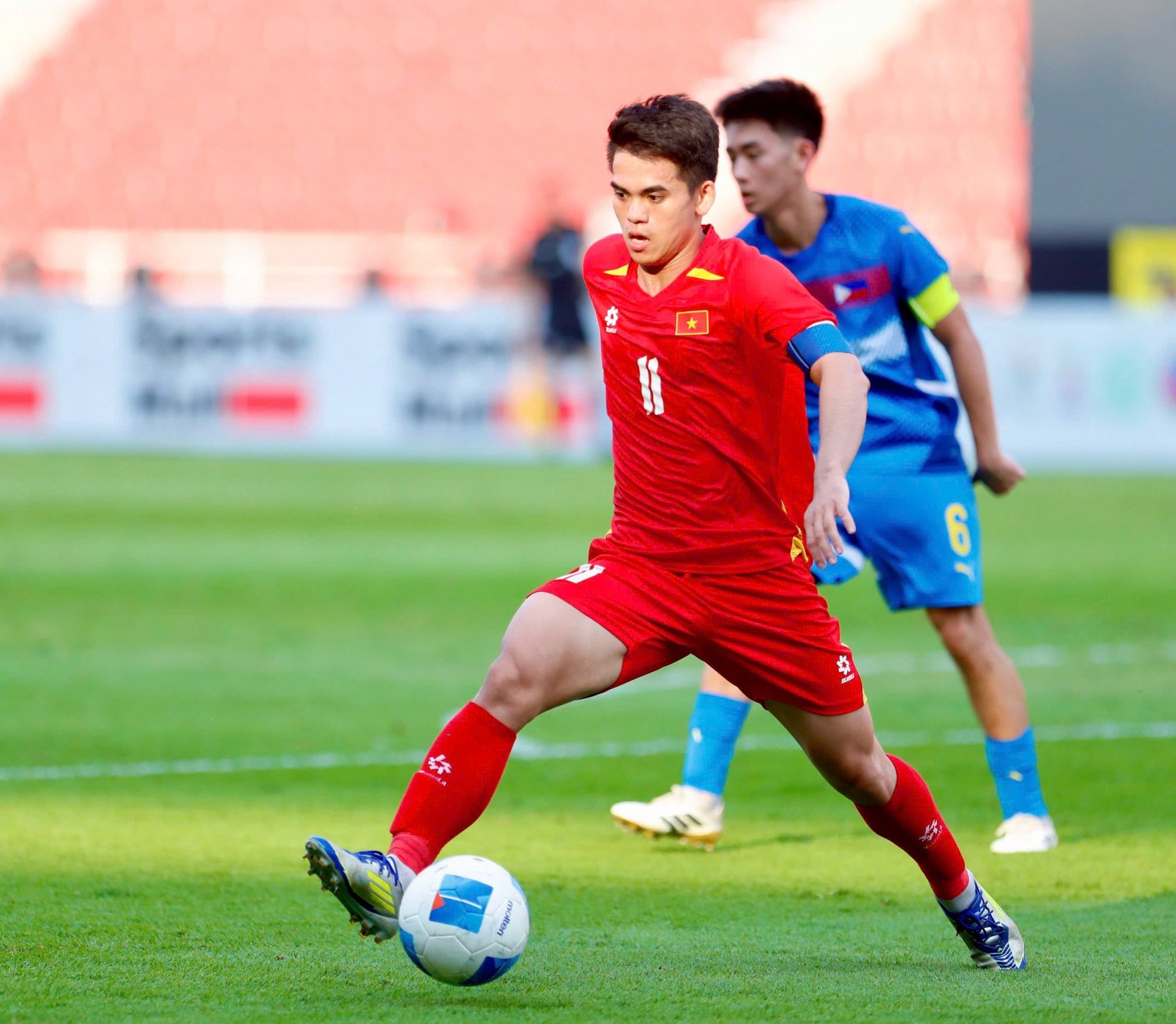 Profile đội trưởng U23 Việt Nam g&acirc;y sốt U23 ch&acirc;u &Aacute;: V&agrave;o s&acirc;n ghi b&agrave;n lạnh l&ugrave;ng, ngo&agrave;i đời l&agrave; 