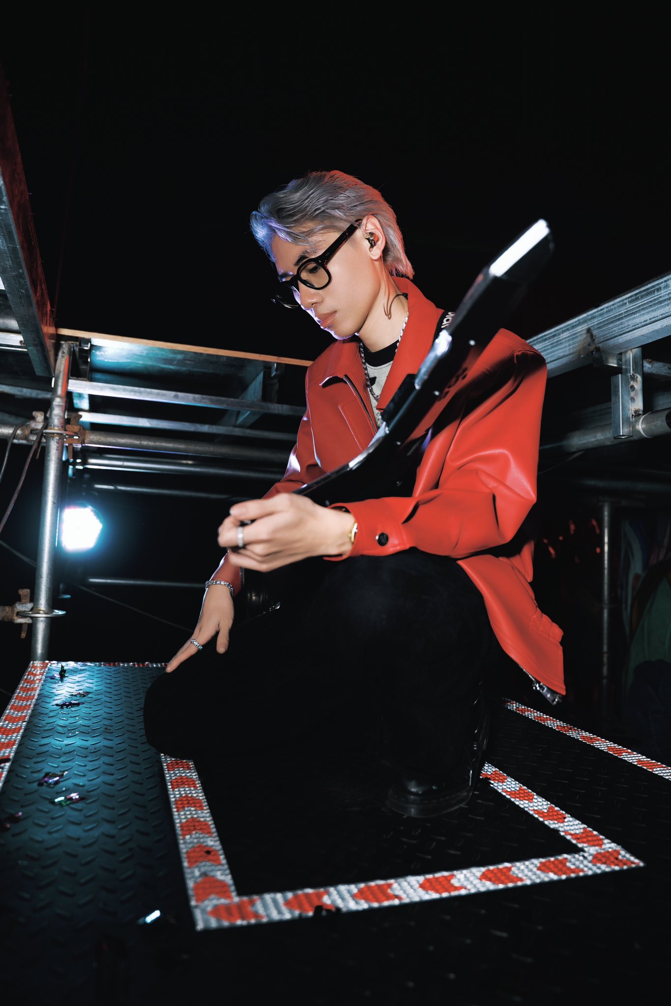 Threads city náo loạn vì hit-maker trăm triệu view chuyển nghề “tư vấn dạo”, bất ngờ khi nhắc về Sơn Tùng M-TP năm 2017- Ảnh 1. Threads city náo loạn vì hit-maker trăm triệu view chuyển nghề “tư vấn dạo”, bất ngờ khi nhắc về Sơn Tùng M-TP năm 2017- Ảnh 1.