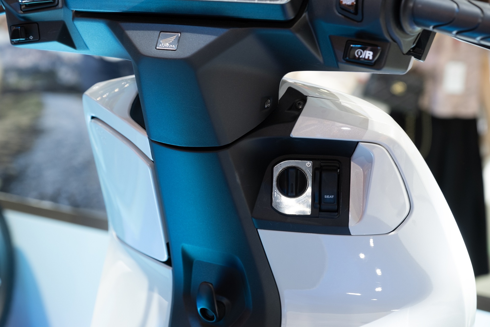 Honda chính thức mở bán xe máy điện mới: Giá "mua đứt" 45 triệu đồng- Ảnh 5. Honda chính thức mở bán xe máy điện mới: Giá "mua đứt" 45 triệu đồng- Ảnh 5.