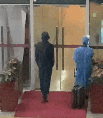 G&oacute;c khuất nghề trợ l&yacute; nghệ sĩ: L&agrave;m việc 24/7, lương đ&atilde; b&egrave;o bọt c&ograve;n bị cắt x&eacute;n, nợ nần- Ảnh 4.