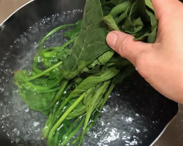 Tôi chưa bao giờ bị táo bón, hóa ra là vì thường xuyên ăn 3 món canh dễ nấu lại giúp dưỡng ẩm phổi- Ảnh 12. Tôi chưa bao giờ bị táo bón, hóa ra là vì thường xuyên ăn 3 món canh dễ nấu lại giúp dưỡng ẩm phổi- Ảnh 12.