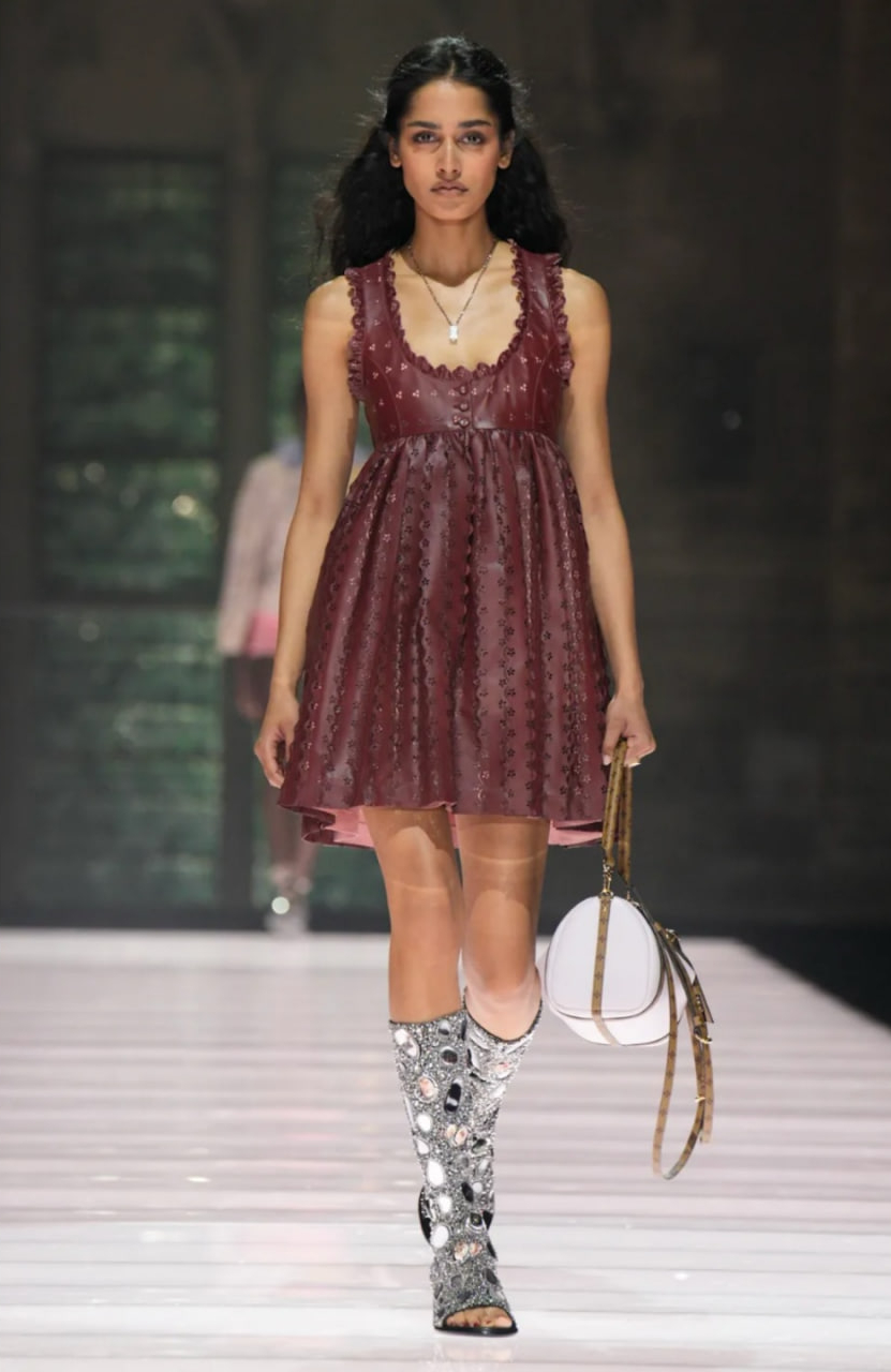 1 chiếc v&aacute;y 2 số phận: Lisa tr&ocirc;ng sang c&ograve;n Tống Thiến lạ lắm!- Ảnh 6.